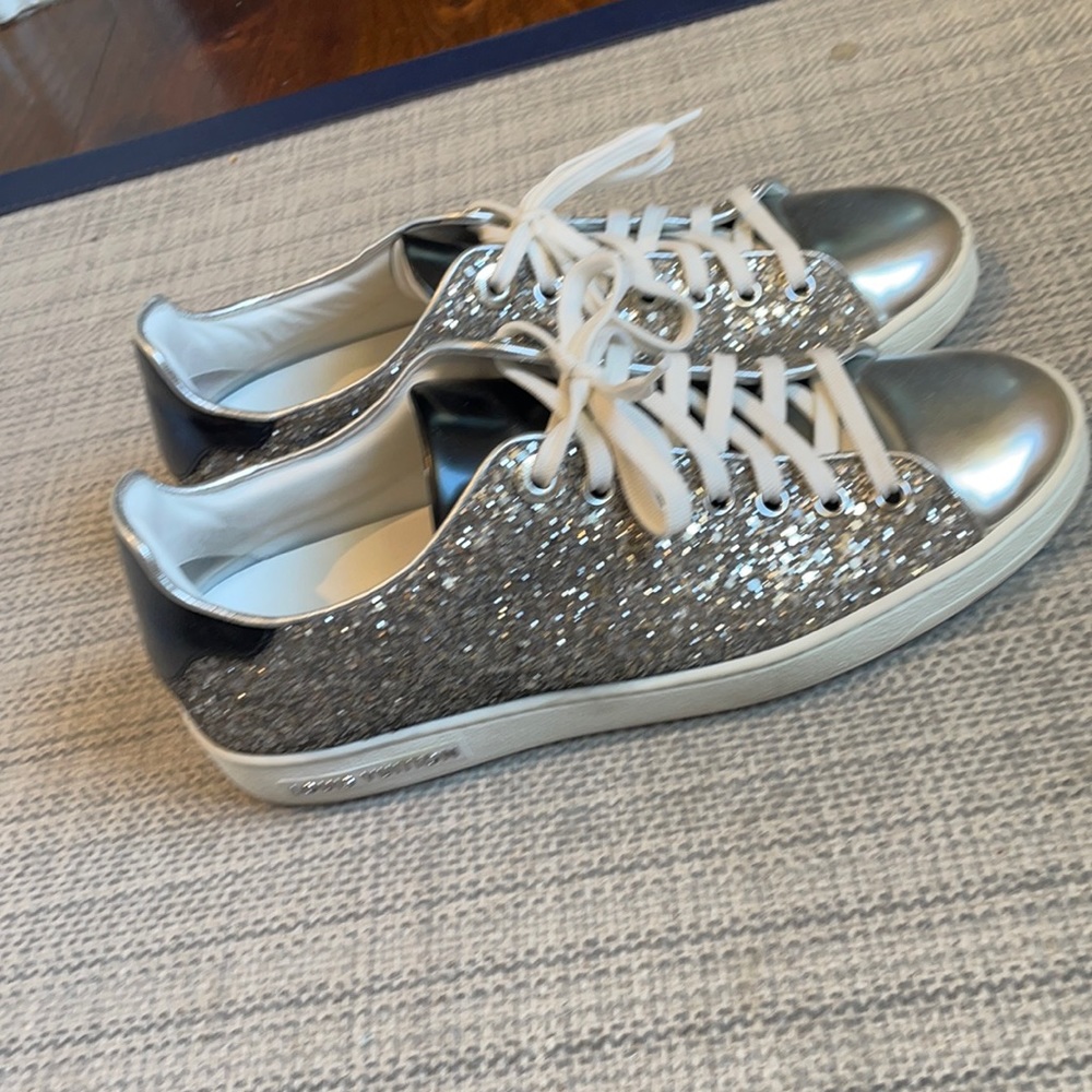 Louis Vuitton Metallic Leather coarse glitter sneaker.